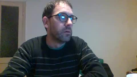 Snapshot of smokered100s chatting on October 26, 7:16 pm luca online show from October 26, 7:16 pm