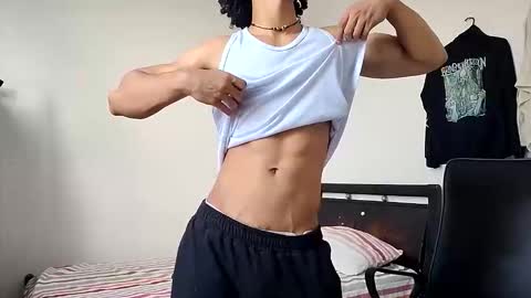 Hi Im Weller Check my Bio  online show from March 11, 9:44 pm