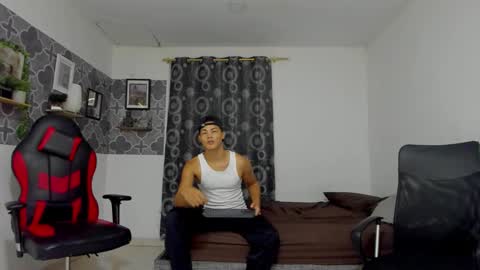 Snapshot of son_hades chatting on October 20, 3:43 am son_hades online show from October 20, 3:43 am