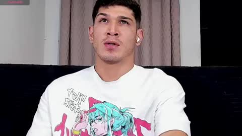 Snapshot of soyraydimarco_ chatting on October 3, 11:32 pm RayDimarco  independent model online show from October 3, 11:32 pm