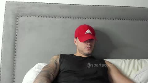 Snapshot of spartacozz chatting on February 19, 12:14 am spartacozz online show from February 19, 12:14 am
