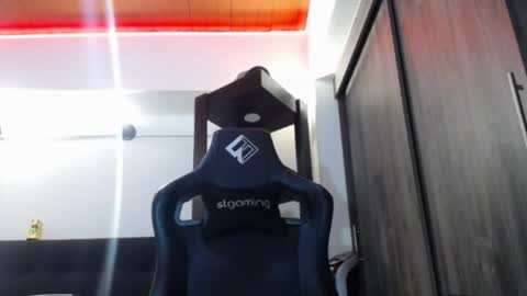     online show from April 21, 5:13 am