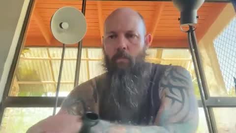 Beard Guy online show from October 19, 4:39 am