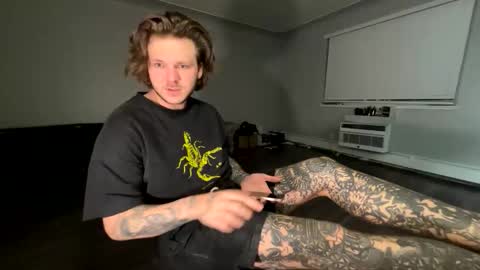 Keepscrolling online show from November 29, 5:53 am