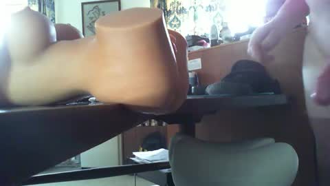 Kriss online show from February 12, 9:42 am