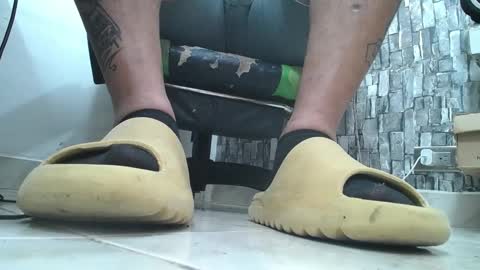 Snapshot of srfindomfeet_ chatting on September 9, 2:11 am sr master cum its my old account online show from September 9, 2:11 am
