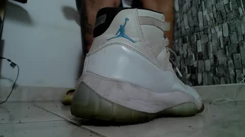 Snapshot of srfindomfeet_ chatting on December 8, 11:19 pm sr master cum its my old account online show from December 8, 11:19 pm