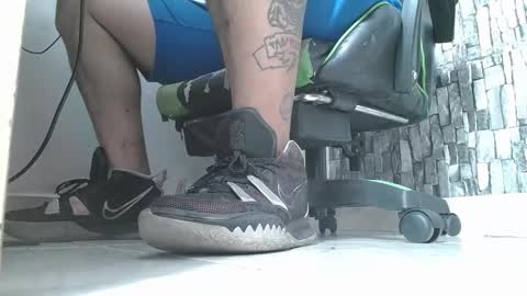 Snapshot of srfindomfeet_ chatting on September 16, 4:24 am sr master cum its my old account online show from September 16, 4:24 am