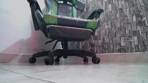 Snapshot of srfindomfeet_ chatting on March 1, 6:11 pm sr master cum its my old account online show from March 1, 6:11 pm