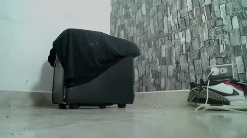 Snapshot of srfindomfeet_ chatting on December 26, 4:21 am sr master cum its my old account online show from December 26, 4:21 am
