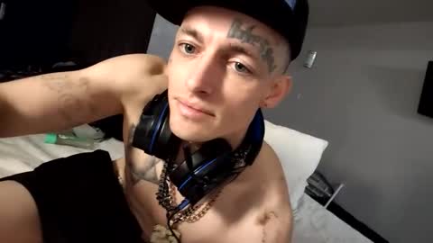 Straightupdownbad online show from February 1, 4:55 am