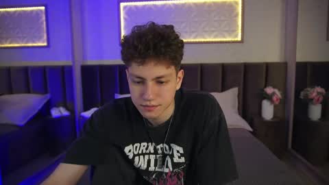 Esrefan online show from March 14, 9:11 pm