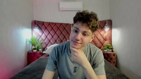 Esrefan online show from March 4, 7:43 pm