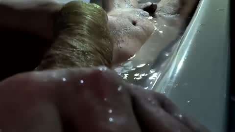 Snapshot of stenlyvrbich chatting on February 11, 11:44 pm lee online show from February 11, 11:44 pm