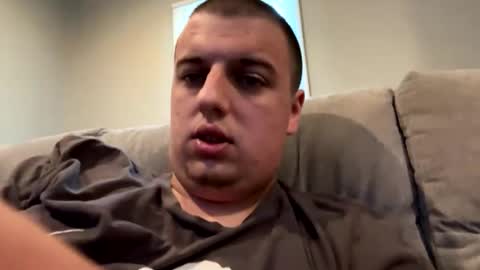 Snapshot of stepbro18 chatting on October 28, 6:43 pm Honestly Im a slut I have a high sex drive and I love talking to people off this platform  online show from October 28, 6:43 pm