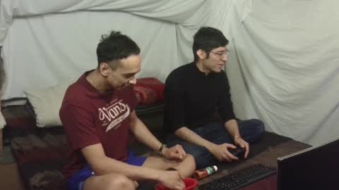 Snapshot of stepbrosplay chatting on October 4, 3:55 am Stepbrosplay online show from October 4, 3:55 am