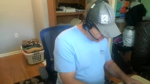 Snapshot of stephenhal9 chatting on September 13, 3:13 pm stephenhal9 online show from September 13, 3:13 pm