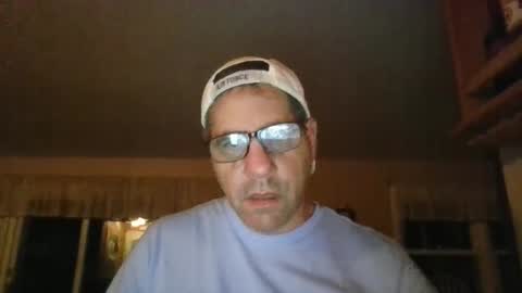 Snapshot of stephenhal9 chatting on October 22, 4:27 am stephenhal9 online show from October 22, 4:27 am