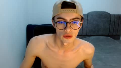 stiv_grant online show from June 2, 12:00 am