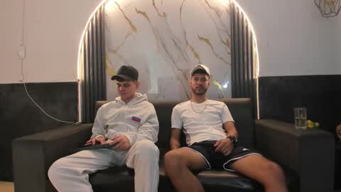 friends online show from March 5, 5:14 am