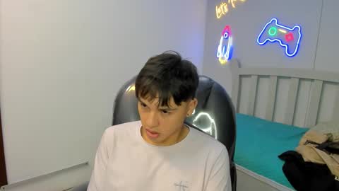 Stiwen online show from November 6, 4:43 pm