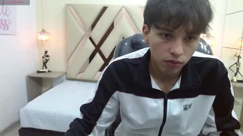 Stiwen online show from March 26, 3:05 pm