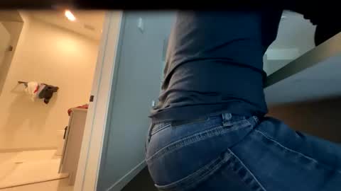 stlhotwifeguy online show from December 22, 8:17 pm