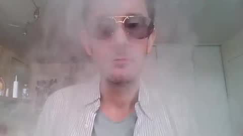 Snapshot of stmnog9477 chatting on October 22, 12:20 pm Julien9477 online show from October 22, 12:20 pm