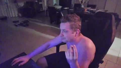 stoeprand92 online show from October 11, 2:37 am