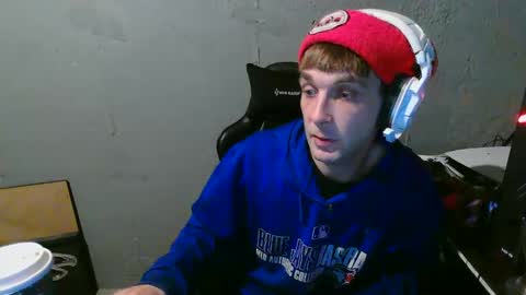 Snapshot of stonedpanda77 chatting on December 7, 2:09 am stonedpanda77 online show from December 7, 2:09 am