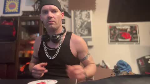 Str8 online show from February 19, 9:14 pm