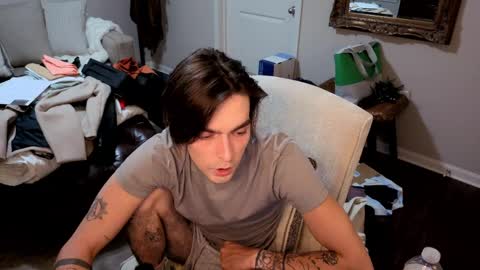 str8whiteboy21 online show from June 2, 3:07 am