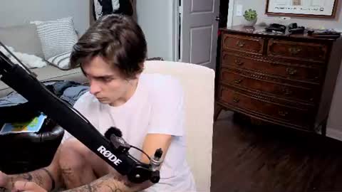 str8whiteboy21 online show from July 16, 4:19 am
