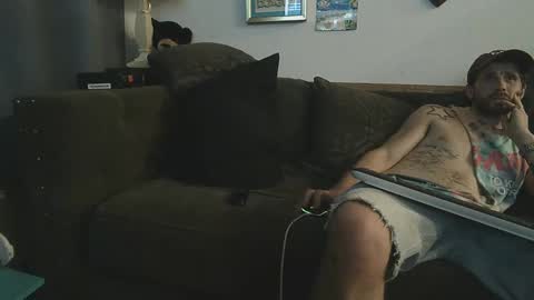 Snapshot of straitpipermann22 chatting on October 7, 1:32 am straitpipermann22 online show from October 7, 1:32 am