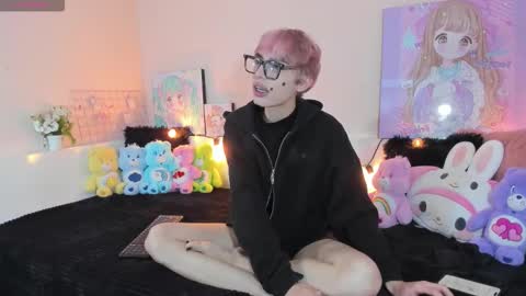 strawberry_kitty_ online show from December 19, 4:42 am