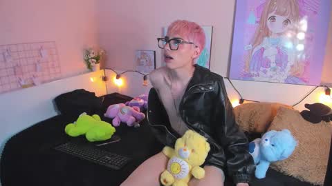 strawberry_kitty_ online show from October 31, 4:58 am