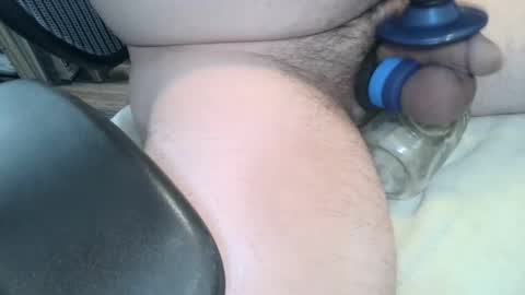 Snapshot of strokingmymeat336 chatting on January 3, 4:06 pm strokingmymeat336 online show from January 3, 4:06 pm