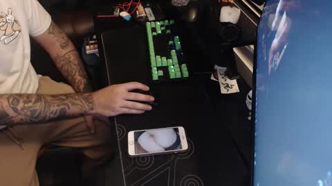 stud69861714 online show from October 18, 8:19 am