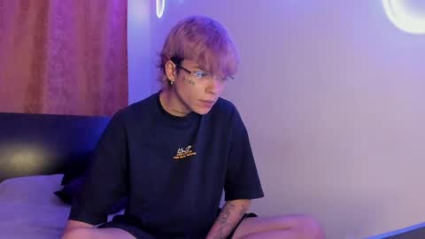 nico online show from April 9, 6:14 pm