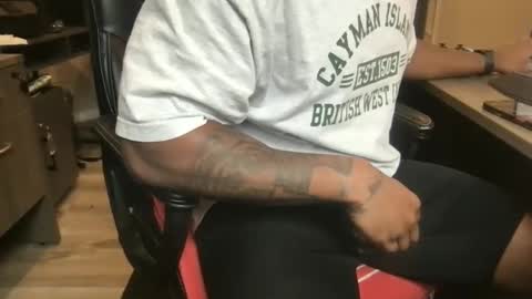 suckonthis318 online show from March 4, 3:30 pm