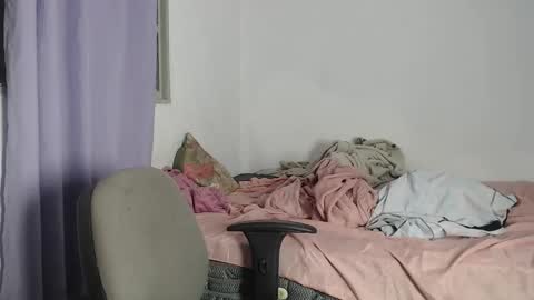 sour candy online show from December 18, 3:41 pm