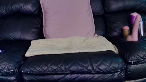 Thomas online show from January 5, 8:10 pm