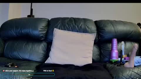 Thomas online show from November 23, 7:47 pm