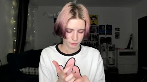 kira online show from February 14, 6:03 pm