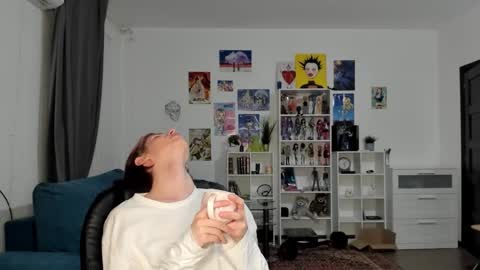 kira online show from March 10, 7:09 pm