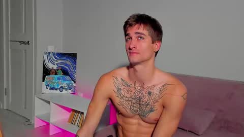 Snapshot of sweet_smith8 chatting on December 8, 7:37 am sweet_smith8 online show from December 8, 7:37 am