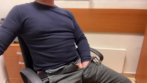 Snapshot of sweetlovedue chatting on January 3, 4:48 pm Sebastian online show from January 3, 4:48 pm