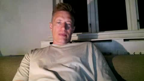 sweetsinner83 online show from July 15, 10:49 pm