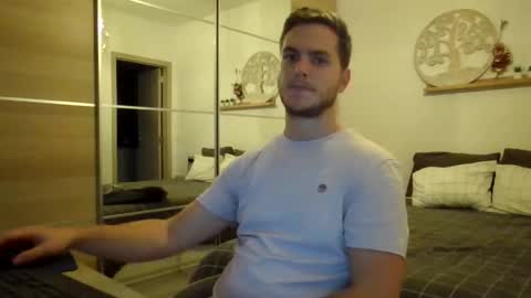 syl092 online show from October 7, 5:17 pm