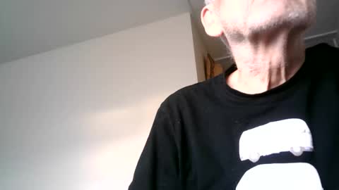 James online show from April 26, 6:16 pm